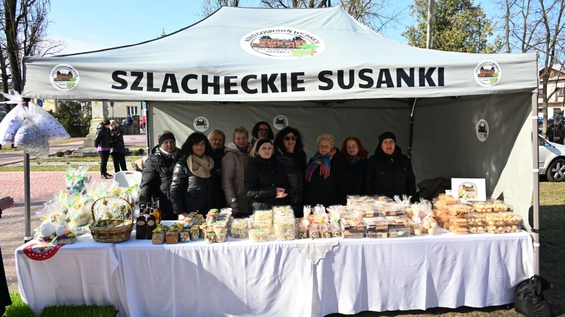 🌿🐣 22 marca - tradycyjnie na tydzień przed Niedzielą Palmową - na placu kościelnym przy Kościele Parafialnym Parafia Świętej Trójcy w Białobrzegach odbył się Powiatowy Kiermasz Wielkanocny Kół Gospodyń Wiejskich z terenu Powiatu Białobrzeskiego. 🌿🐣