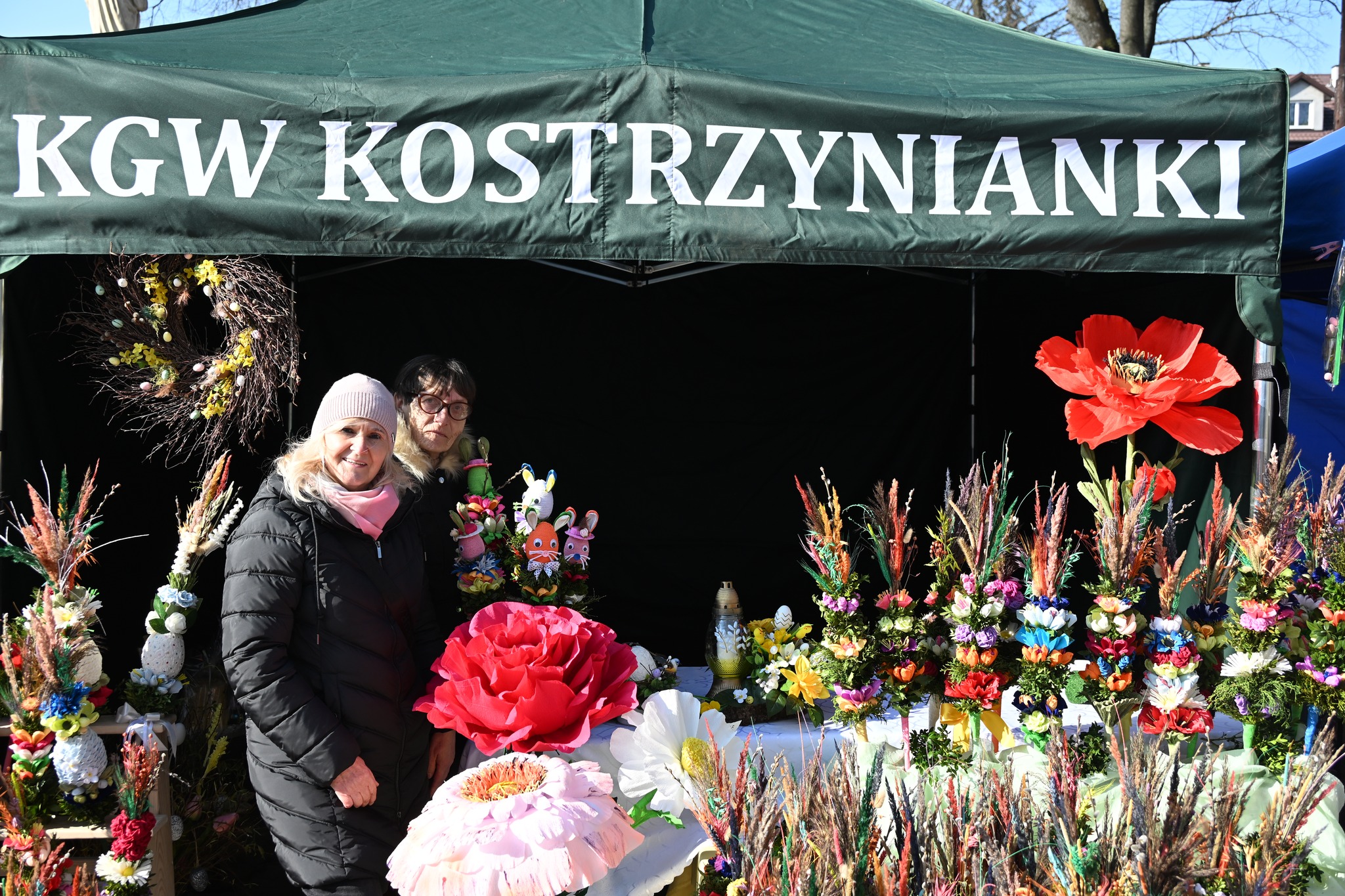 🌿🐣 22 marca - tradycyjnie na tydzień przed Niedzielą Palmową - na placu kościelnym przy Kościele Parafialnym Parafia Świętej Trójcy w Białobrzegach odbył się Powiatowy Kiermasz Wielkanocny Kół Gospodyń Wiejskich z terenu Powiatu Białobrzeskiego. 🌿🐣