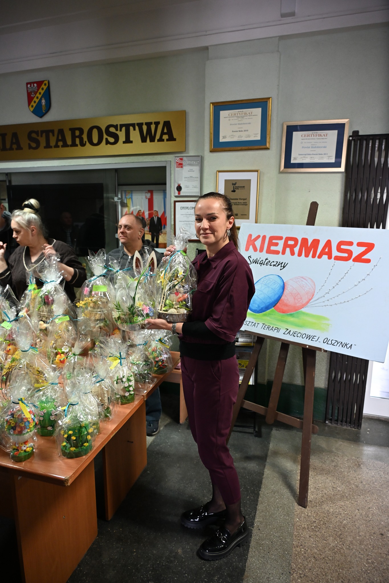 Tradycyjnie w okresie przedświątecznym gościmy w budynku przy Pl. Zygmunta Starego 9 uczestników i opiekunów Warsztat Terapii Zajęciowej "Olszynka". Nie mogło być inaczej w roku bieżącym.