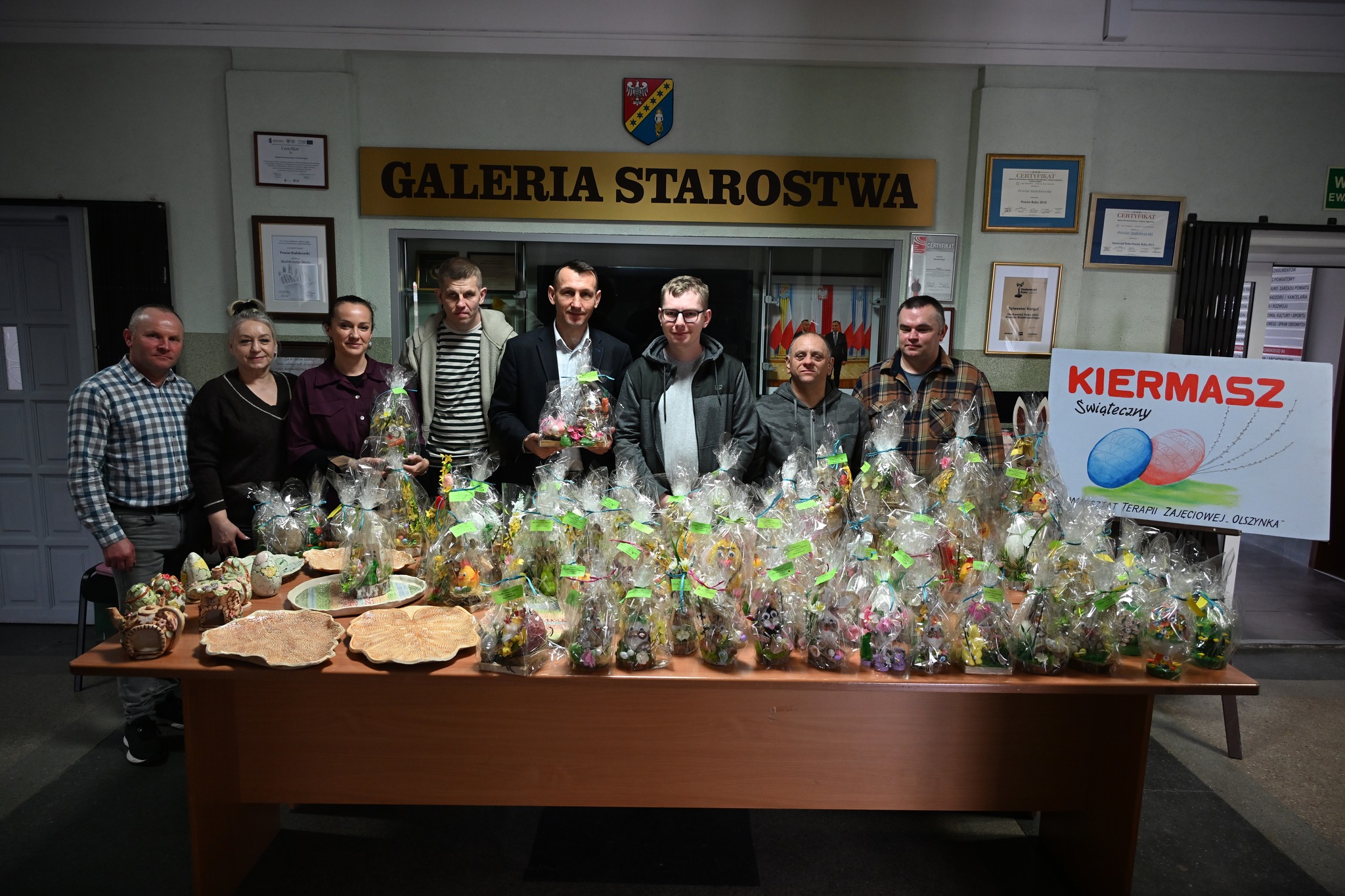 Tradycyjnie w okresie przedświątecznym gościmy w budynku przy Pl. Zygmunta Starego 9 uczestników i opiekunów Warsztat Terapii Zajęciowej "Olszynka". Nie mogło być inaczej w roku bieżącym.