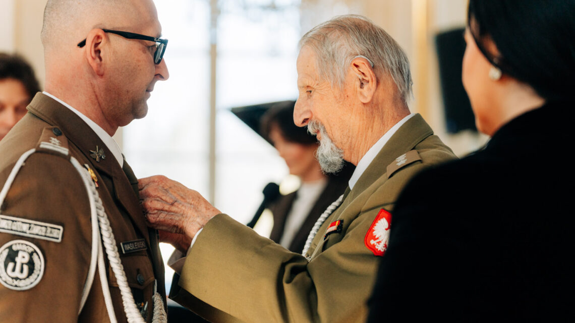 Odznaczenie „Dumni z Powstańców” dla 6MBOT!