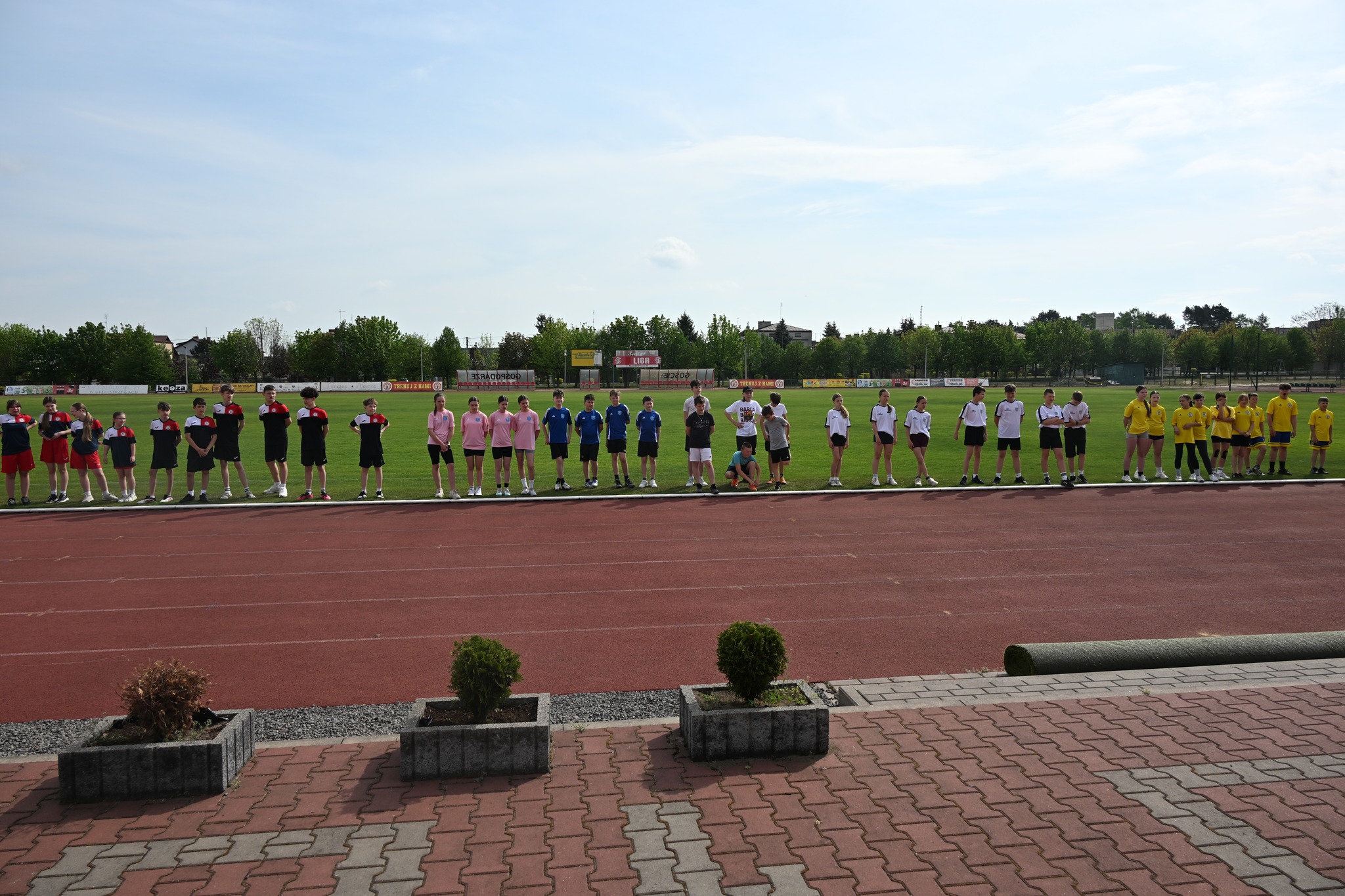 🏃‍♀️🏃‍♂️ 7 maja 2026 r. na Stadion Miejski im. Zygmunta Siedleckiego odbyły się Mistrzostwa Powiatu w Czwórboju Lekkoatletycznym. 🏆 W zawodach udział wzięło 5 szkół z terenu powiatu, a młodzi sportowcy rywalizowali w atmosferze fair play 🤝, prezentując wysoki poziom sportowy oraz ogromne zaangażowanie. 💪