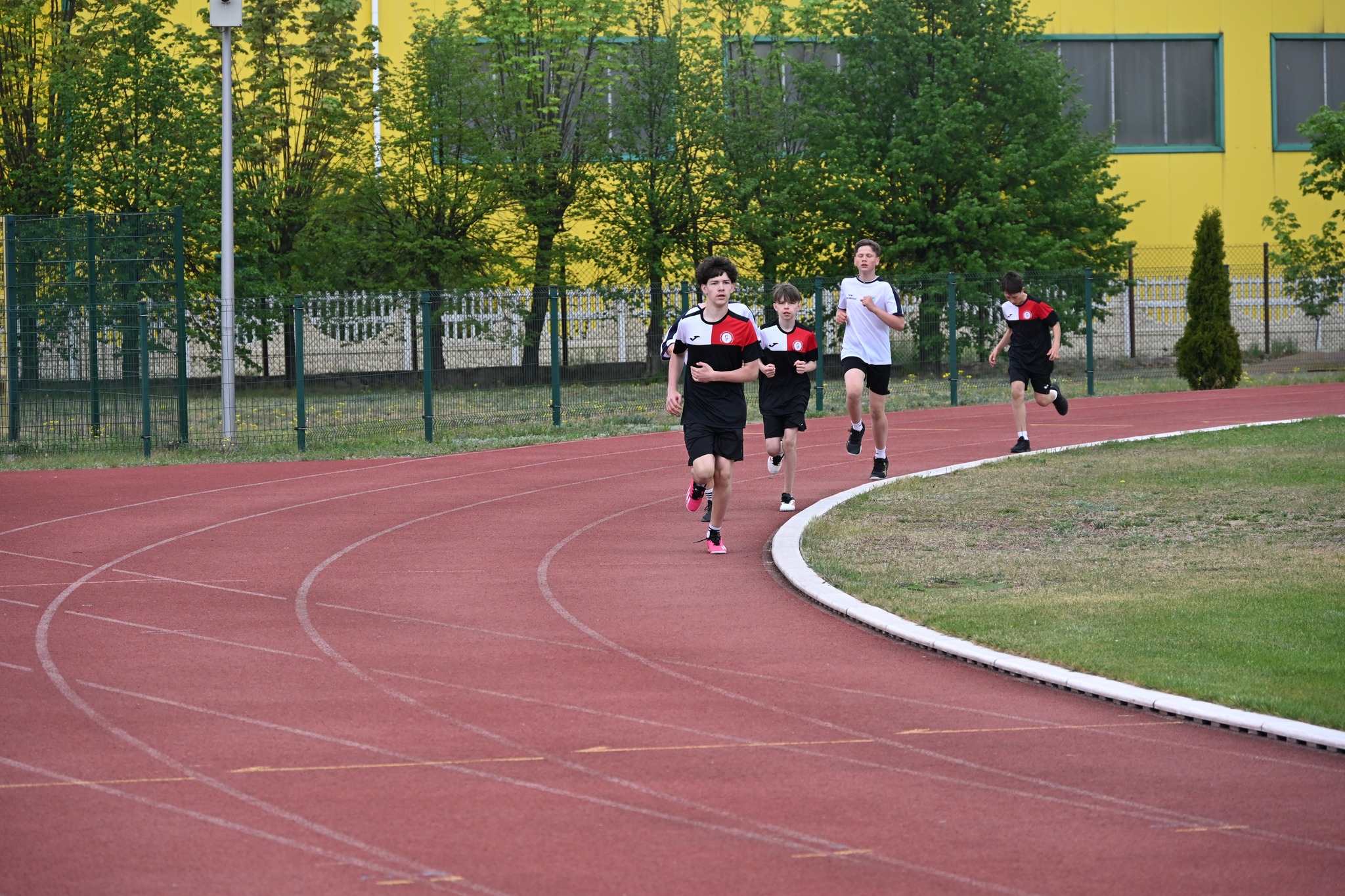 🏃‍♀️🏃‍♂️ 7 maja 2026 r. na Stadion Miejski im. Zygmunta Siedleckiego odbyły się Mistrzostwa Powiatu w Czwórboju Lekkoatletycznym. 🏆 W zawodach udział wzięło 5 szkół z terenu powiatu, a młodzi sportowcy rywalizowali w atmosferze fair play 🤝, prezentując wysoki poziom sportowy oraz ogromne zaangażowanie. 💪