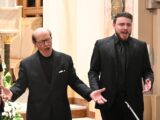Wiesław Ochman, Krystian Ochman oraz Robert Grudzień zachwycili sentymentalną podróżą przez różne zakątki muzycznej krainy. 🤩 W Powiat Białobrzeski Artystom towarzyszyły wokalistki z Liceum Ogólnokształcące im. Armii Krajowej w Białobrzegach oraz Chór Szkolny z Publiczna Szkoła Podstawowa nr 1 im. KEN Białobrzegi pod dyrekcją Agaty Kowalczyk. 🎼 Pełna relacja z wydarzenia już wkrótce! 😍 Byliście z nami tego wieczoru? 🧐Podzielcie się wrażeniami w komentarzach! 🥹