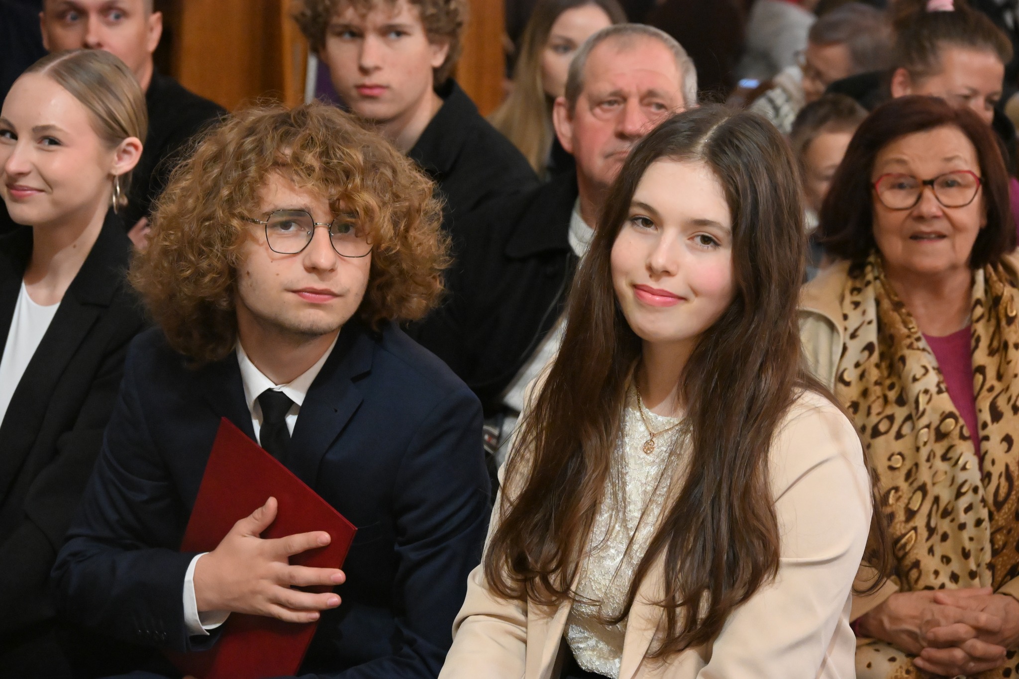 🎶 Za nami wyjątkowy Koncert Międzypokoleniowy „Historia muzyką pisana”, który odbył się 17 maja 2026 roku w kościele pw. Świętej Trójcy w Białobrzegi. Był to wieczór pełen wzruszeń, muzyki, pamięci i solidarności międzyludzkiej. ❤️