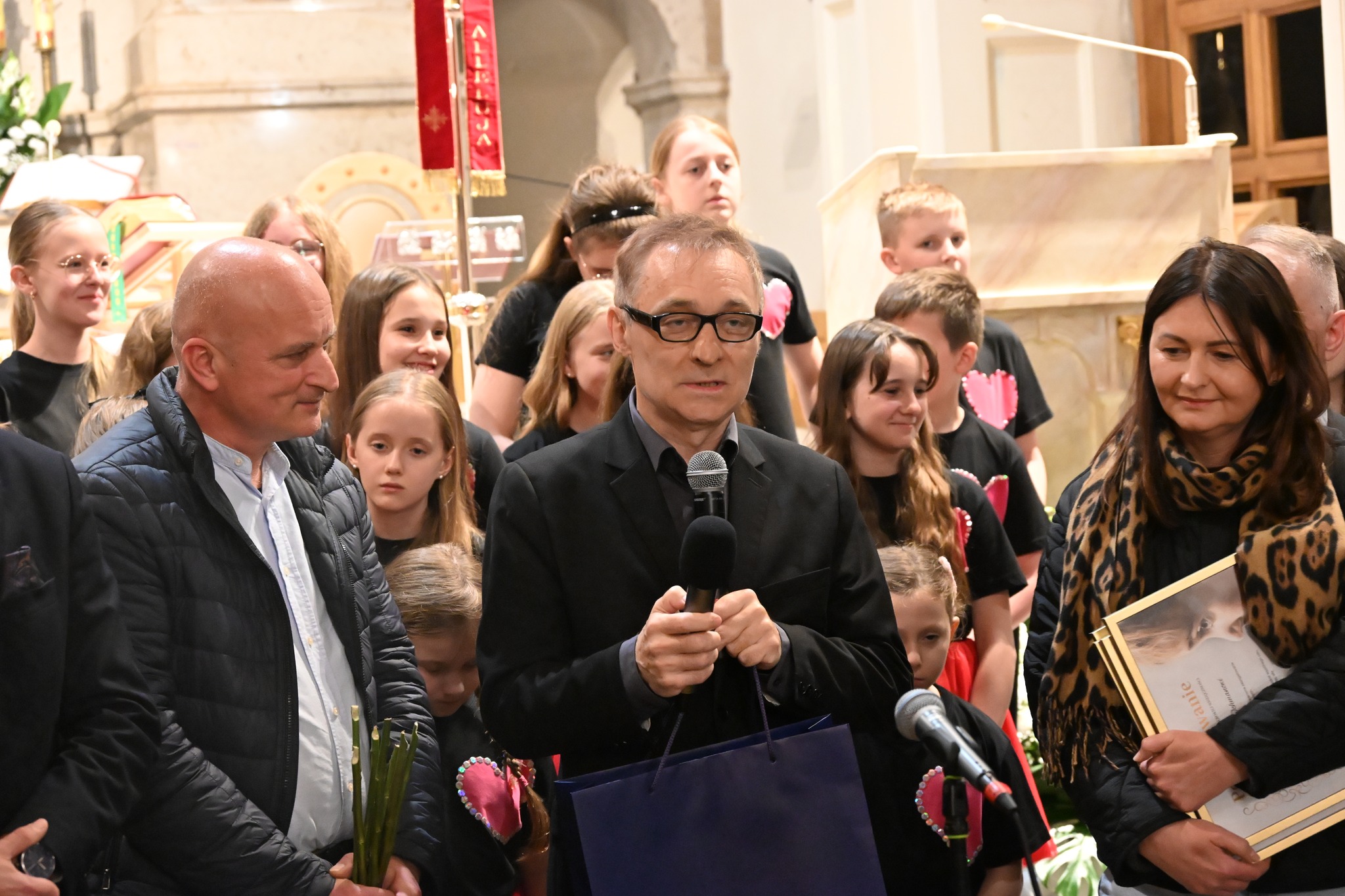 🎶 Za nami wyjątkowy Koncert Międzypokoleniowy „Historia muzyką pisana”, który odbył się 17 maja 2026 roku w kościele pw. Świętej Trójcy w Białobrzegi. Był to wieczór pełen wzruszeń, muzyki, pamięci i solidarności międzyludzkiej. ❤️