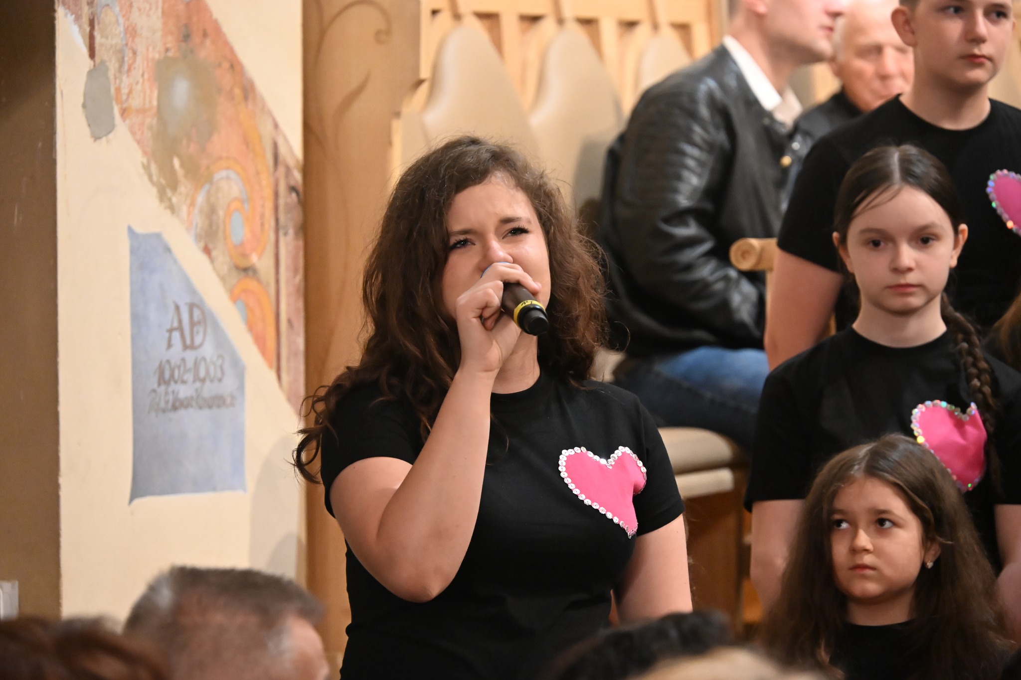 🎶 Za nami wyjątkowy Koncert Międzypokoleniowy „Historia muzyką pisana”, który odbył się 17 maja 2026 roku w kościele pw. Świętej Trójcy w Białobrzegi. Był to wieczór pełen wzruszeń, muzyki, pamięci i solidarności międzyludzkiej. ❤️