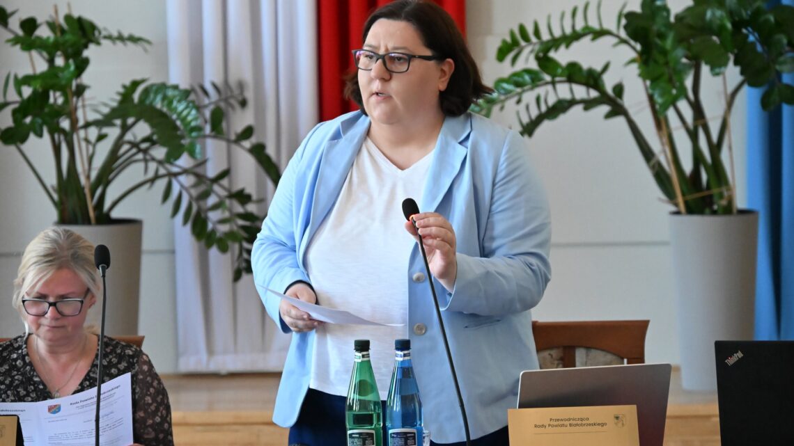 ✋ Zarząd Powiatu Białobrzeskiego uzyskał absolutorium i wotum zaufania. To coroczna procedura oceniająca wykonania budżetu Powiatu oraz prawidłowe wywiązanie się z obowiązków w danym roku budżetowym. Uchwały ws. udzielenia absolutorium za 2025 r. oraz wotum zaufania zostały podjęte jednomyślnie – 15 Radnych Rady Powiatu Białobrzeskiego głosowało „za”. ✅