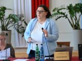 ✋ Zarząd Powiatu Białobrzeskiego uzyskał absolutorium i wotum zaufania. To coroczna procedura oceniająca wykonania budżetu Powiatu oraz prawidłowe wywiązanie się z obowiązków w danym roku budżetowym. Uchwały ws. udzielenia absolutorium za 2025 r. oraz wotum zaufania zostały podjęte jednomyślnie – 15 Radnych Rady Powiatu Białobrzeskiego głosowało „za”. ✅