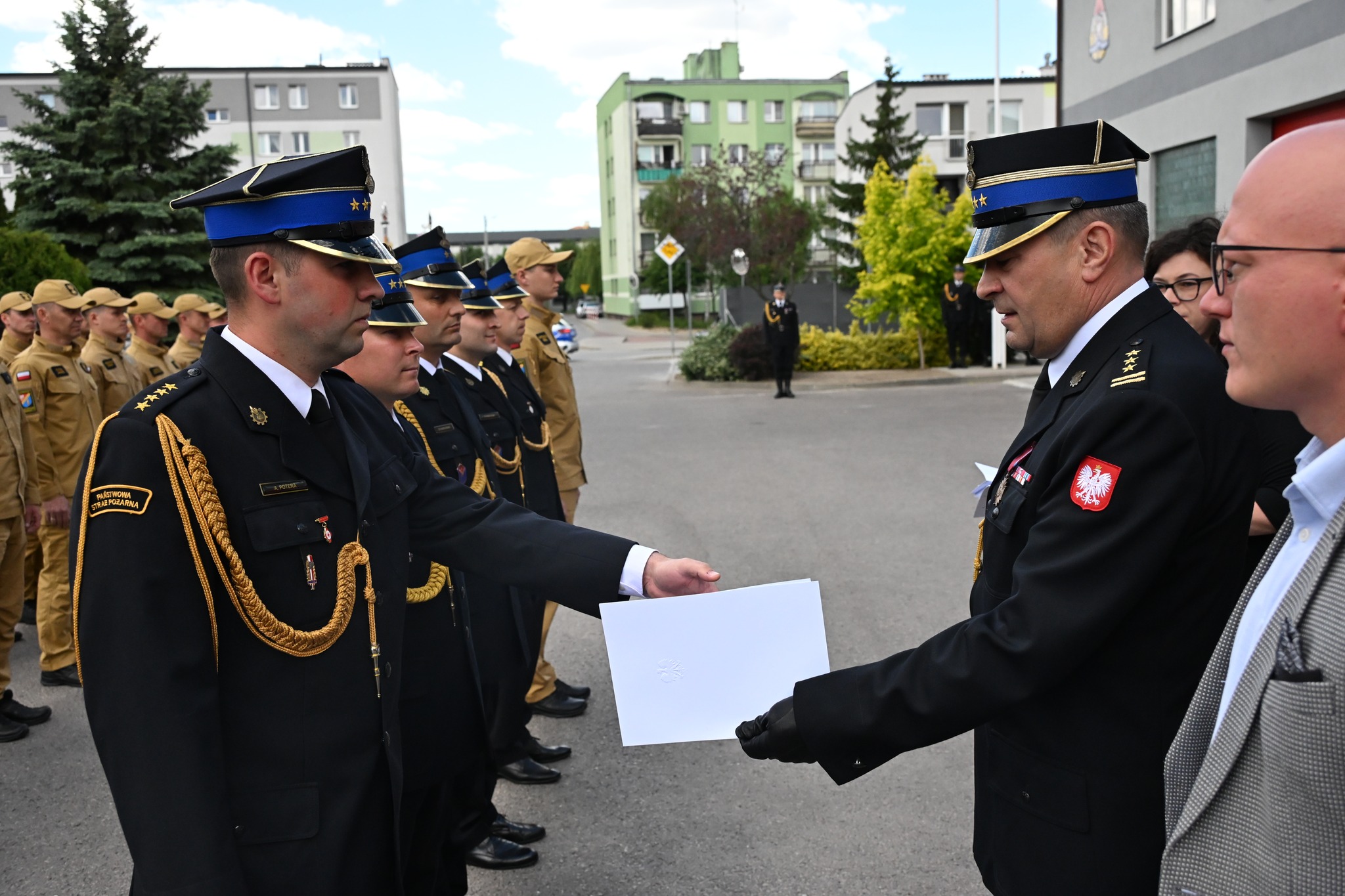🚒 29 maja 2026 roku w Komendzie Powiatowej PSP w Białobrzegach odbył się uroczysty apel z okazji Dnia Strażaka.👨‍🚒 W uroczystości Powiat Białobrzeski reprezentował wicestarosta Bartłomiej Kowalczyk.