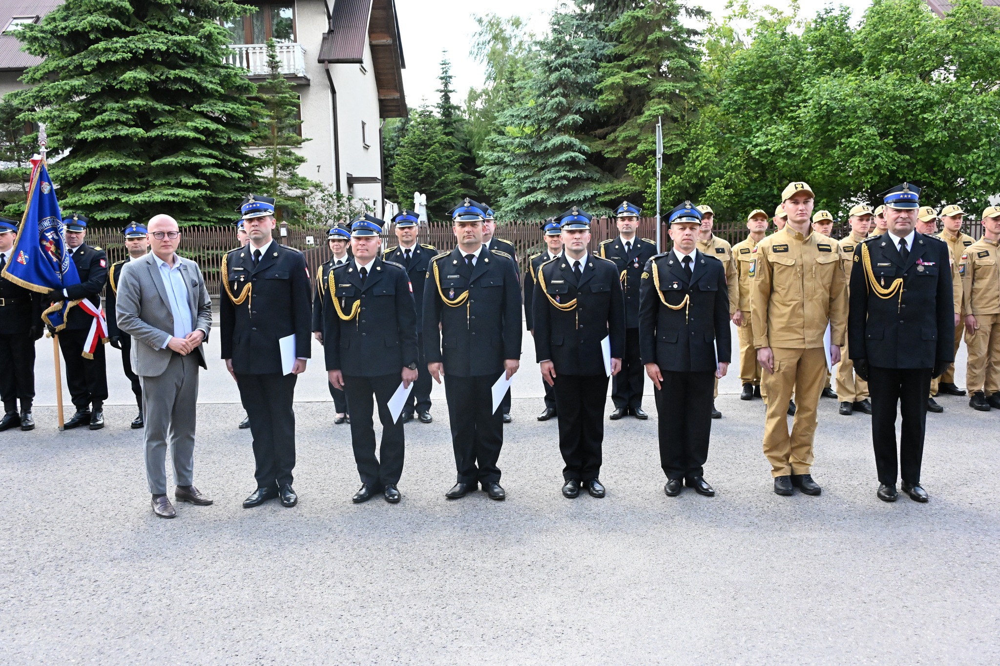 🚒 29 maja 2026 roku w Komendzie Powiatowej PSP w Białobrzegach odbył się uroczysty apel z okazji Dnia Strażaka.👨‍🚒 W uroczystości Powiat Białobrzeski reprezentował wicestarosta Bartłomiej Kowalczyk.