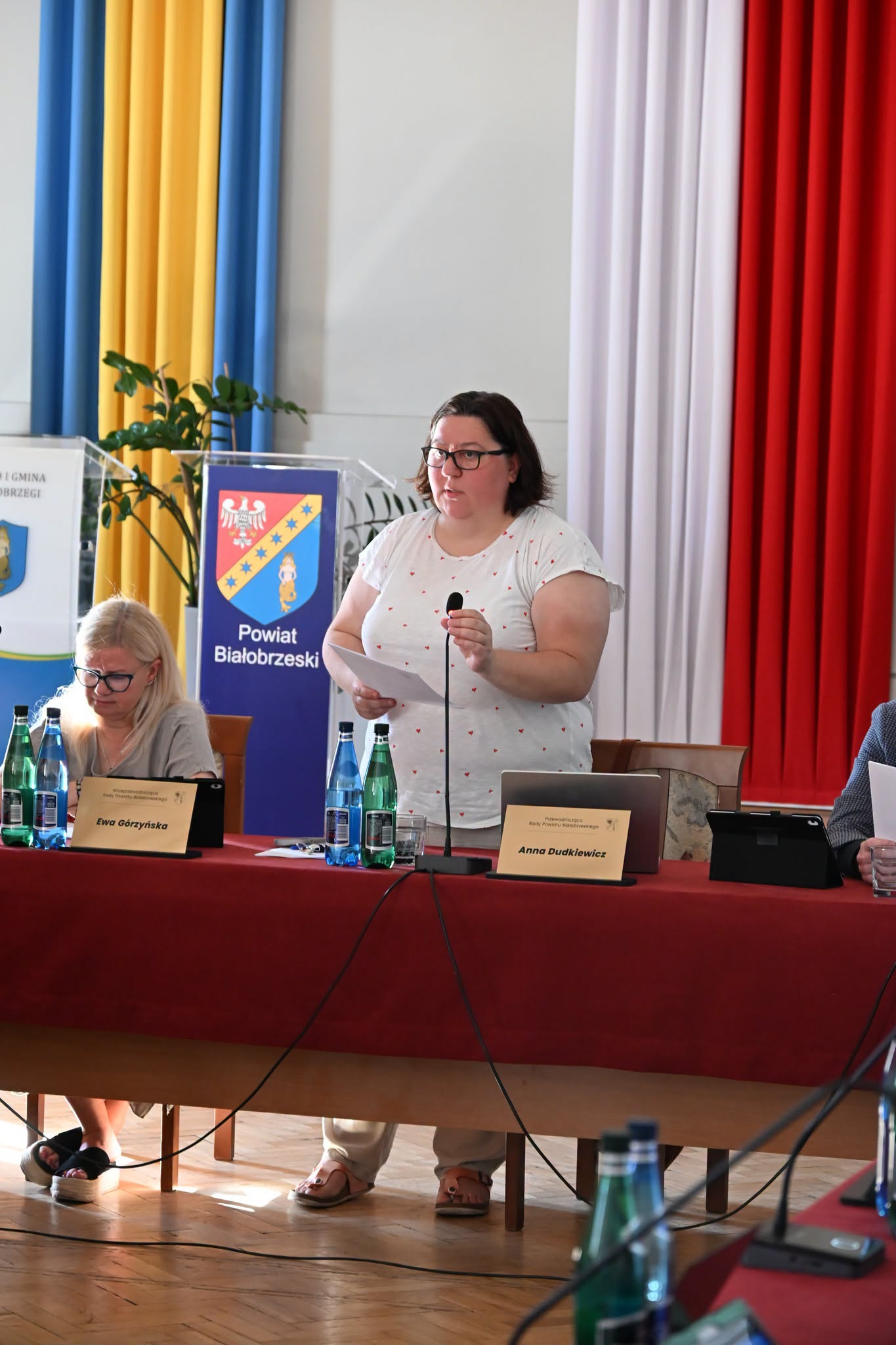 Obradowała Rada Powiatu Białobrzeskiego. 👍 24 czerwca odbyła się XXVIII sesja Rady Powiatu Białobrzeskiego. ✋ W obradach uczestniczyło 15 Radnych. ✍️