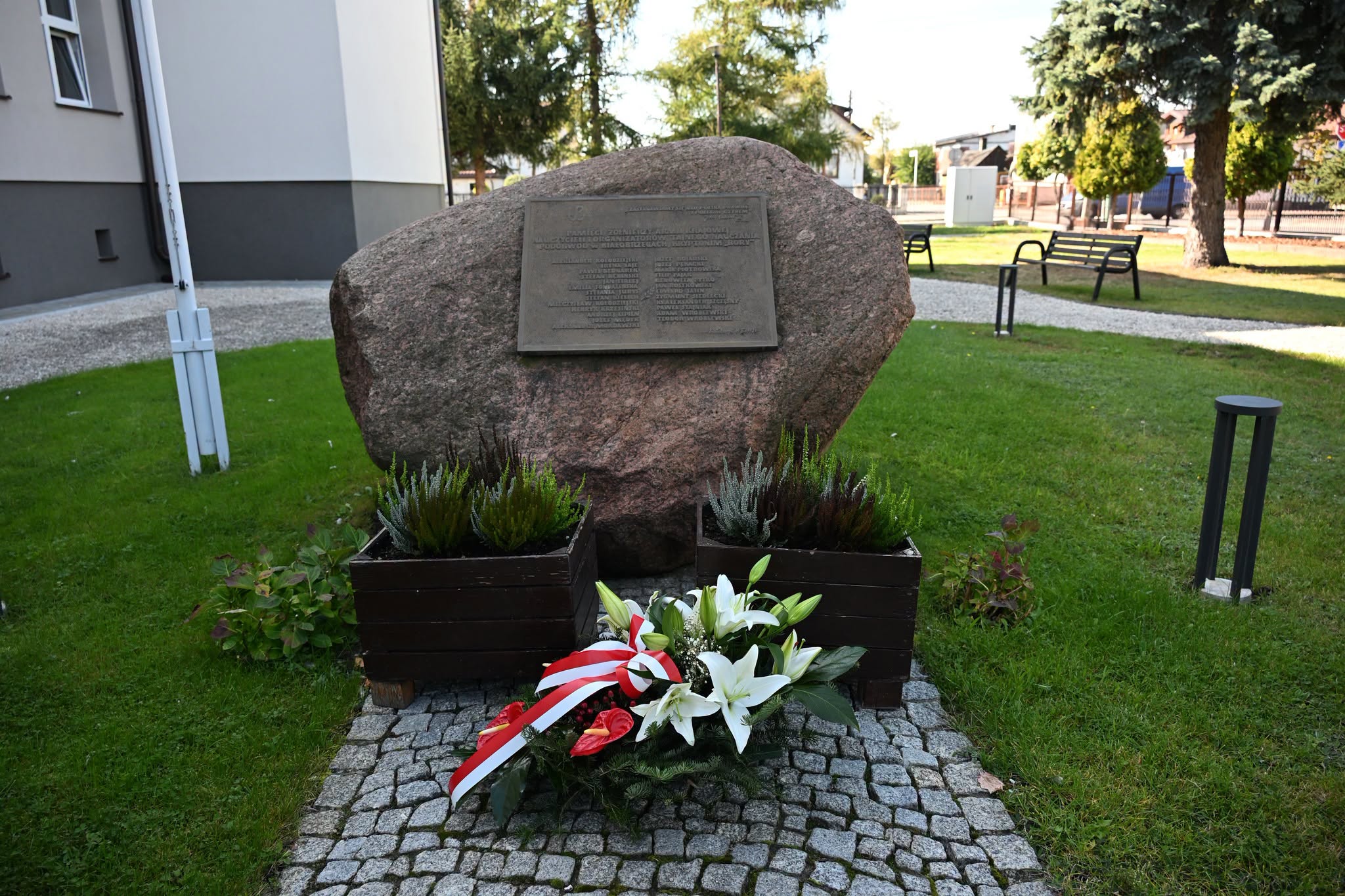 🇵🇱 Starosta Białobrzeski Sylwester Korgul wziął udział w Dniu Podziemnego Państwa Polskiego oraz ślubowaniu uczniów klas pierwszych w Liceum Ogólnokształcące im. Armii Krajowej w Białobrzegach. 🇵🇱