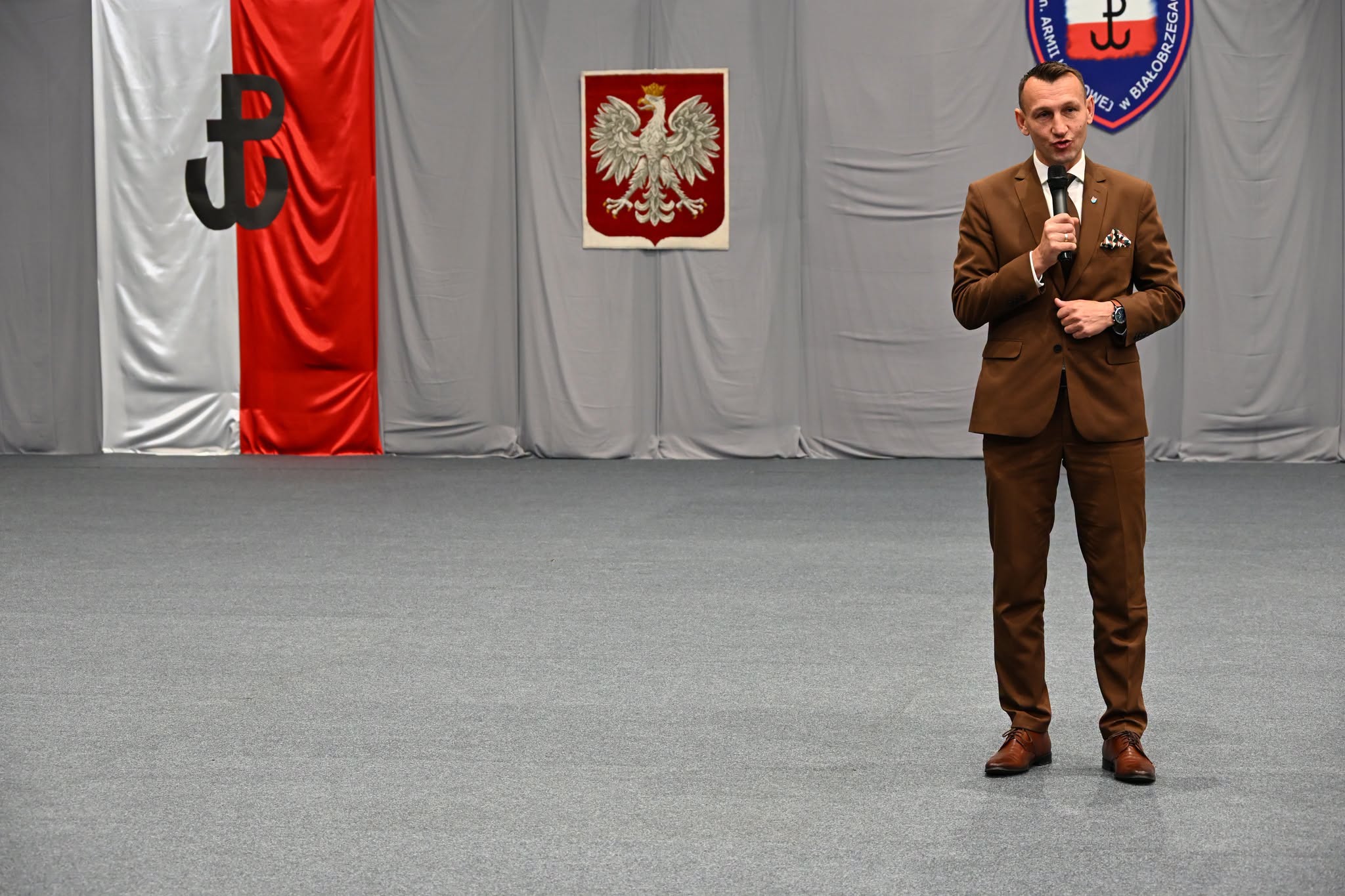 🇵🇱 Starosta Białobrzeski Sylwester Korgul wziął udział w Dniu Podziemnego Państwa Polskiego oraz ślubowaniu uczniów klas pierwszych w Liceum Ogólnokształcące im. Armii Krajowej w Białobrzegach. 🇵🇱