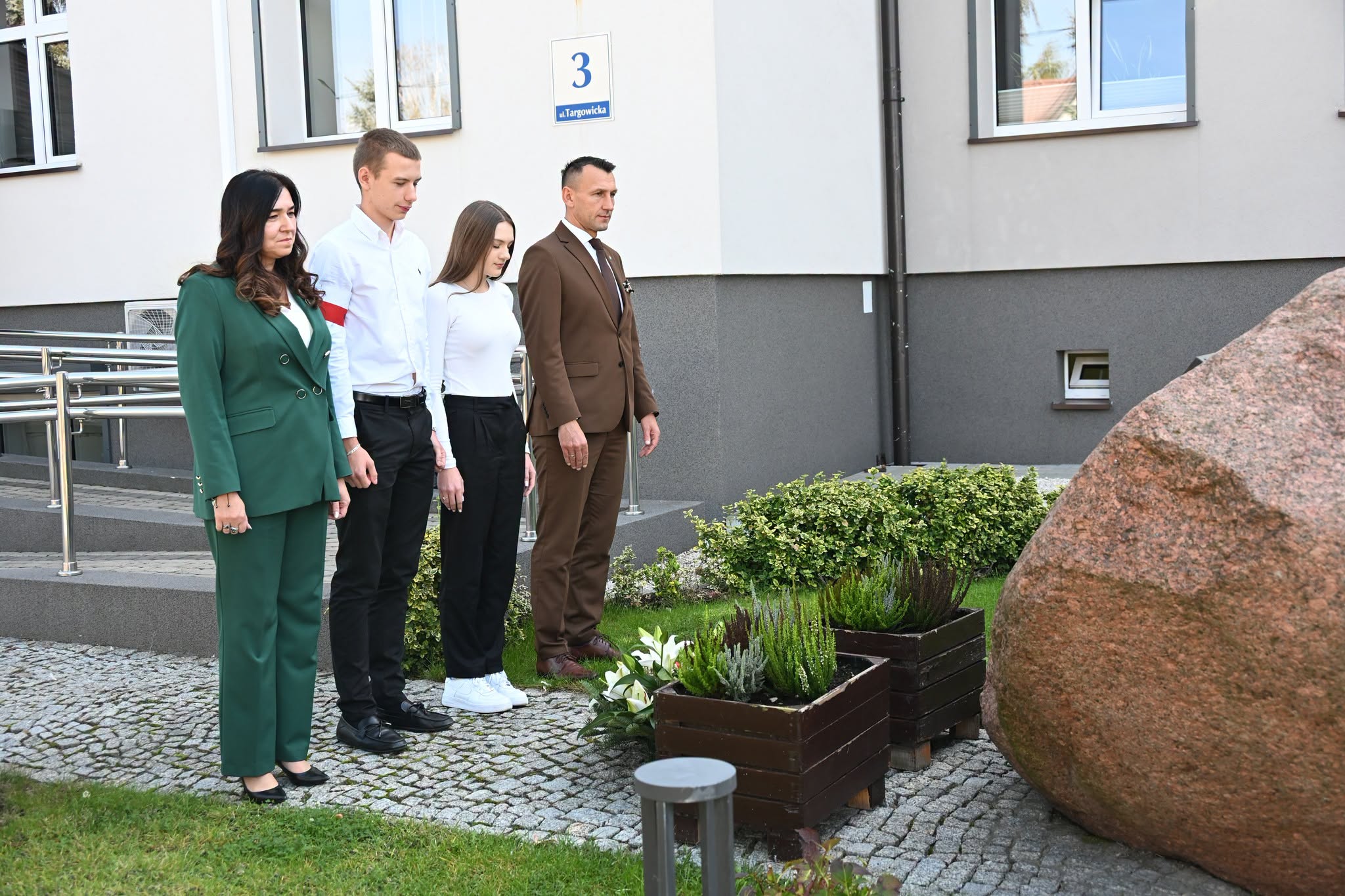🇵🇱 Starosta Białobrzeski Sylwester Korgul wziął udział w Dniu Podziemnego Państwa Polskiego oraz ślubowaniu uczniów klas pierwszych w Liceum Ogólnokształcące im. Armii Krajowej w Białobrzegach. 🇵🇱